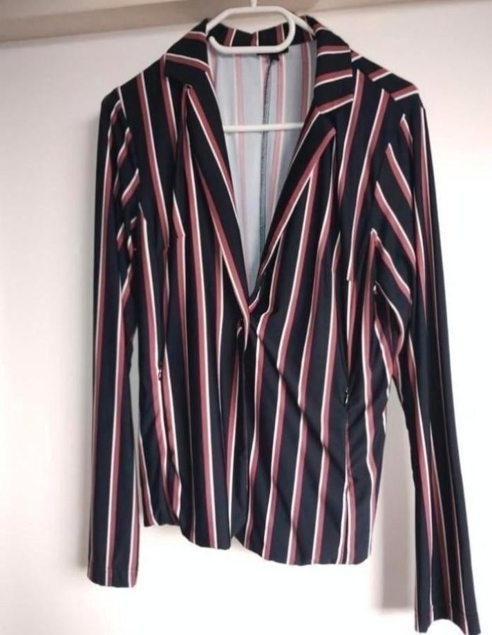 Nette blazer maat M, Kleding | Dames, Ophalen of Verzenden, Zo goed als nieuw, Zwart