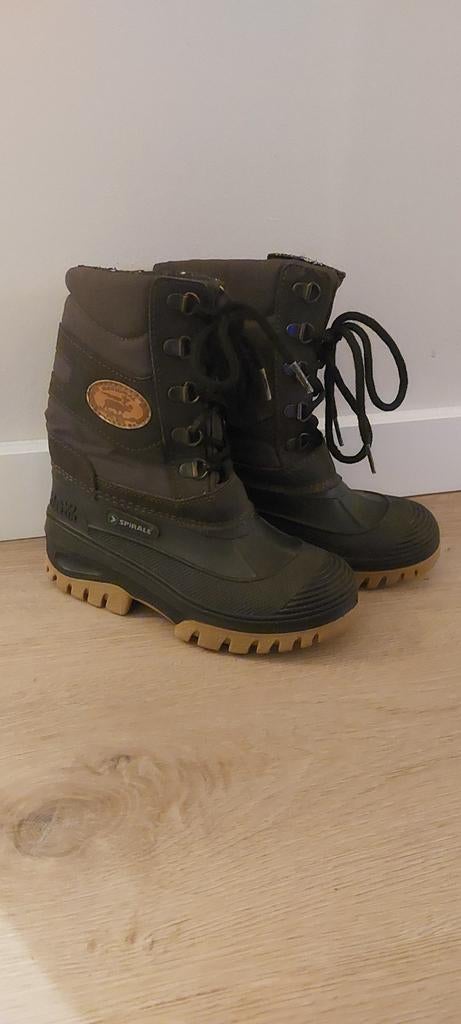 Snowboots maat 31 - Warme winterlaarzen voor kinderen, Gebruikt, Jongen of Meisje, Ophalen of Verzenden, Laarzen