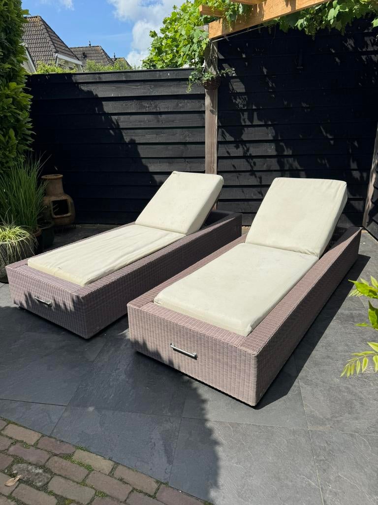 Manutti ligbedden, Ophalen, Zo goed als nieuw