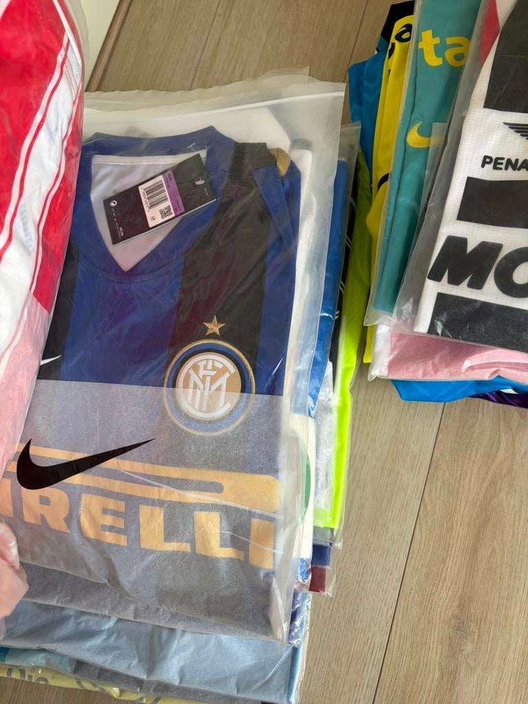 25€ retro voetbalshirts maten L en XL voetbalshirt, Ophalen of Verzenden, Nieuw, Overige maten