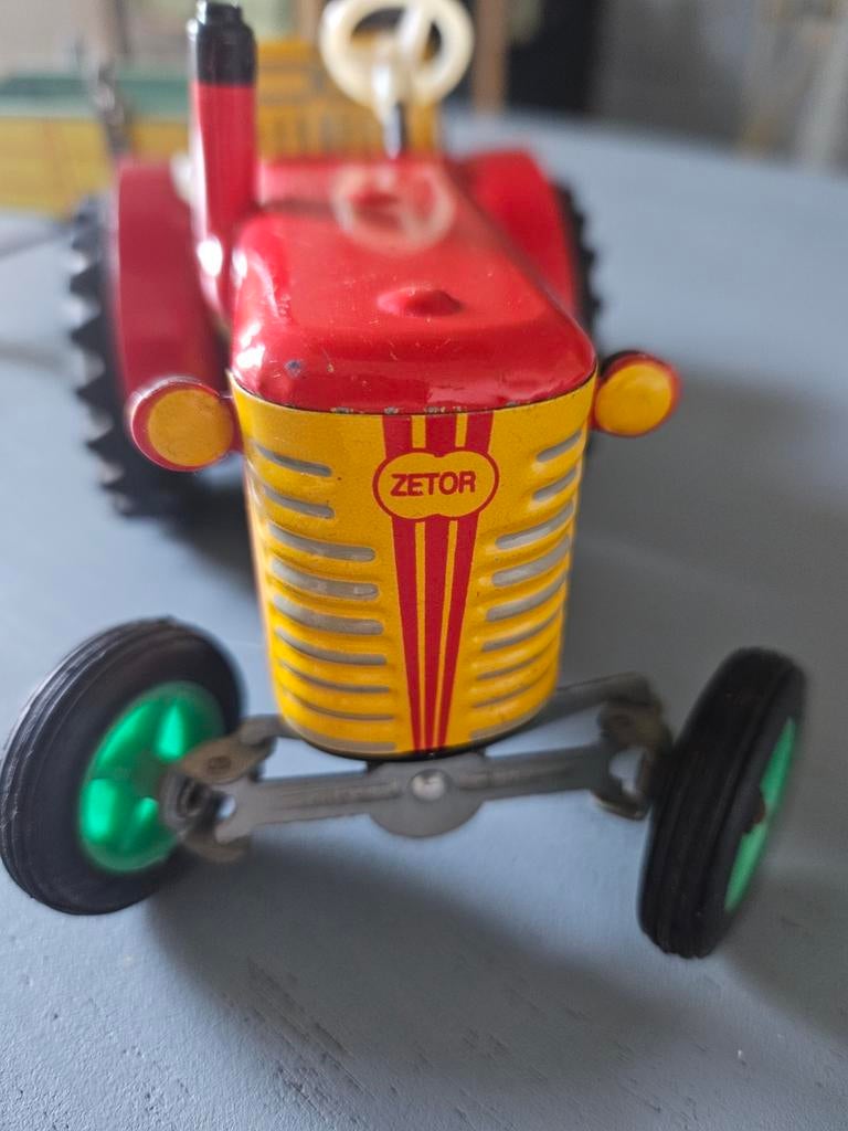 Vintage Zetor Tractor met Aanhanger - Speelgoed, Hobby en Vrije tijd, Modelauto's | 1:32, Ophalen of Verzenden, Gebruikt, Tractor of Landbouw