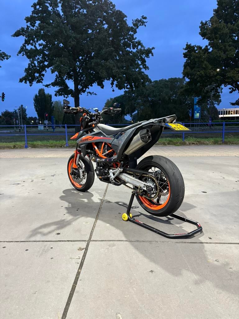 KTM 690 SMC-R 2021 - foto 3