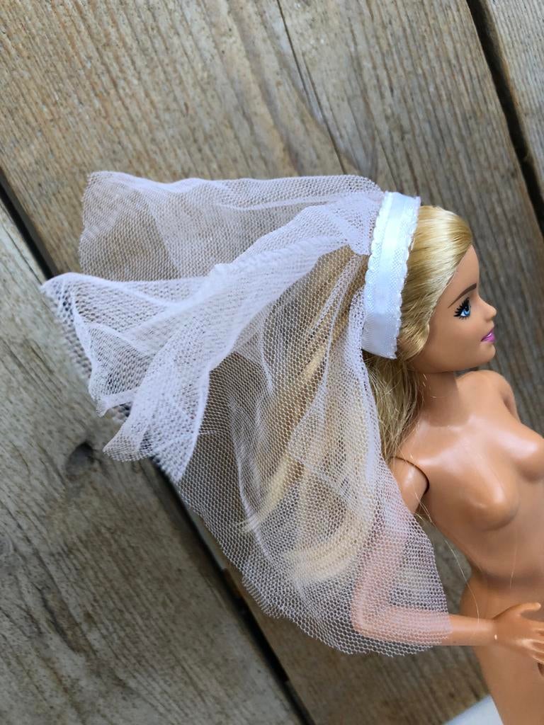Mooie haarband sluier voor barbie trouwjurk, Ophalen of Verzenden, Zo goed als nieuw, Barbie