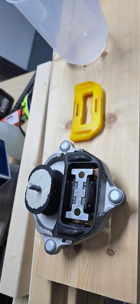 Versnellingsbak steun audi a4 s4 a5 s5, Auto-onderdelen, Ophalen of Verzenden, Nieuw, Audi