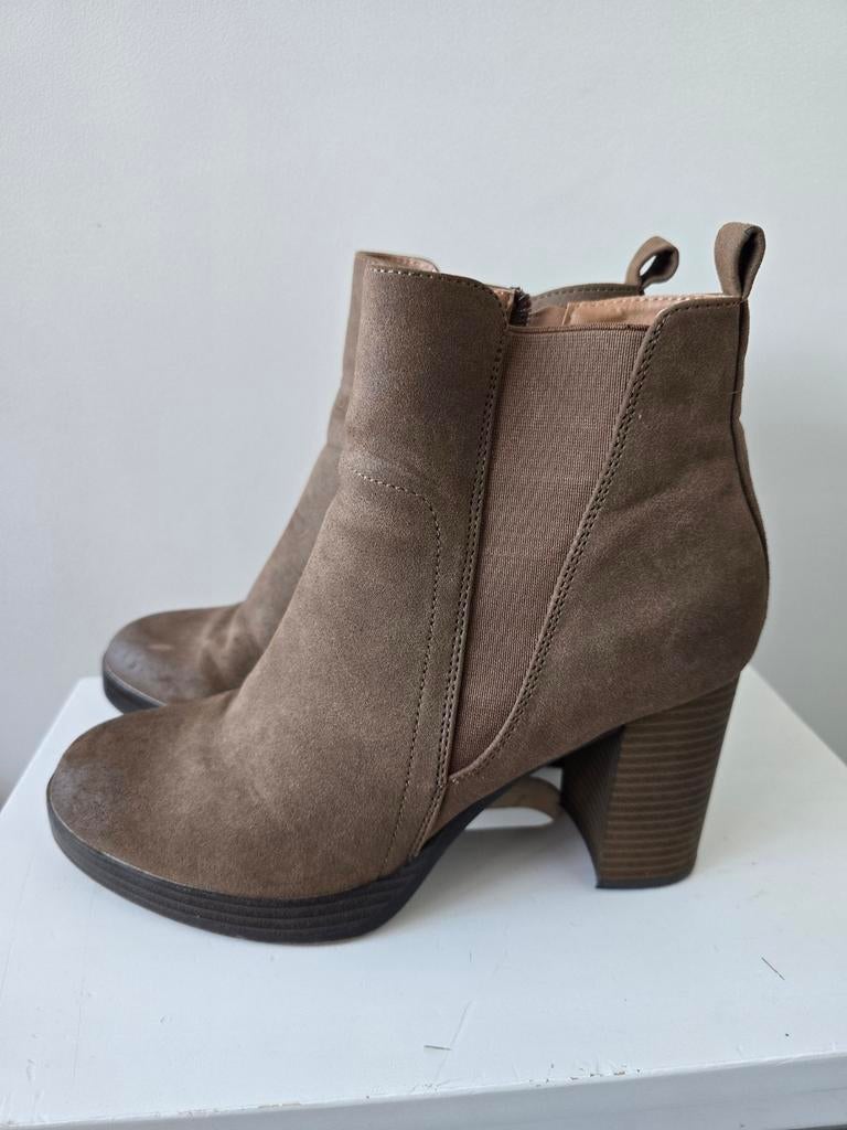 Bruine korte laarzen met hak Anna Field in maat 41, Anna Field, Bruin, Lage of Enkellaarzen, Ophalen of Verzenden