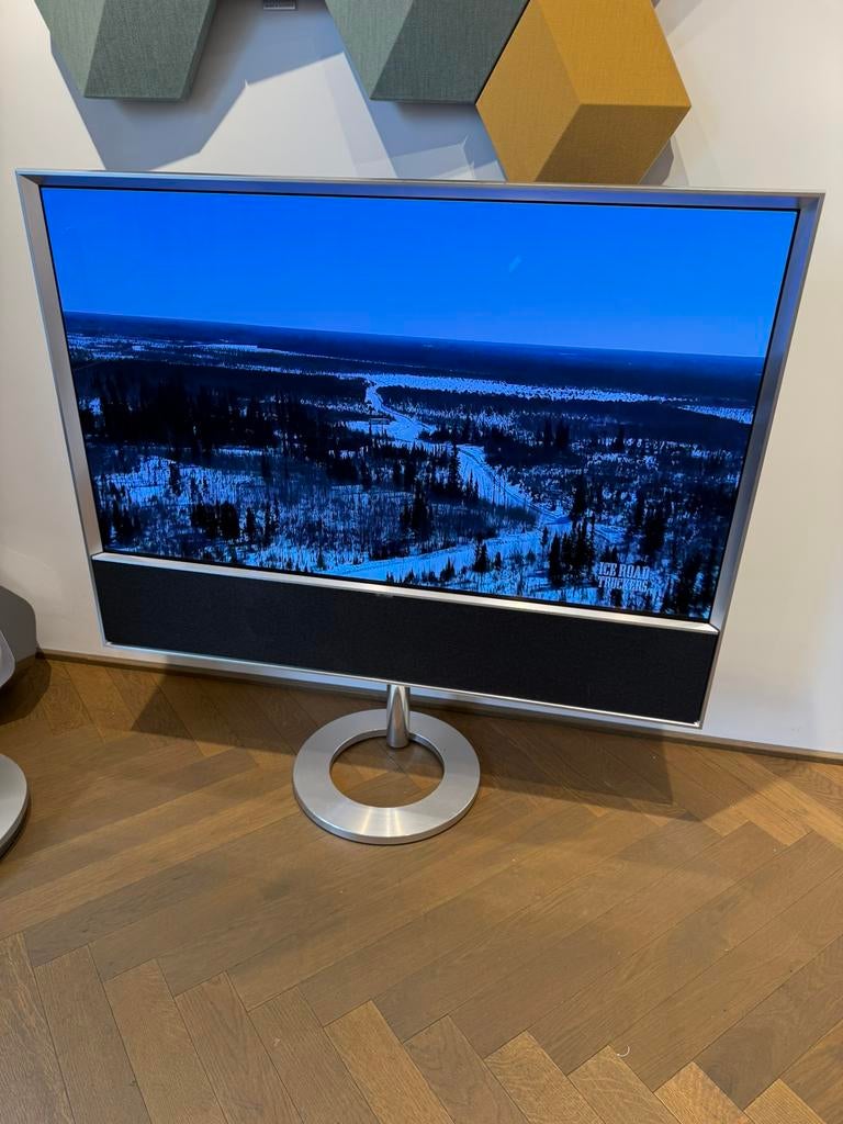 Bang & Olufsen BeoVision Contour 55
