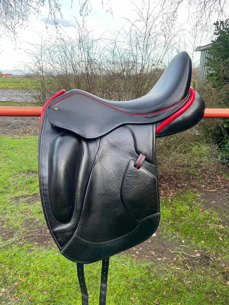 Te koop Ideal Crown zadel, Dieren en Toebehoren, Paarden en Pony's | Zadels, Ophalen of Verzenden, Gebruikt, Dressuur