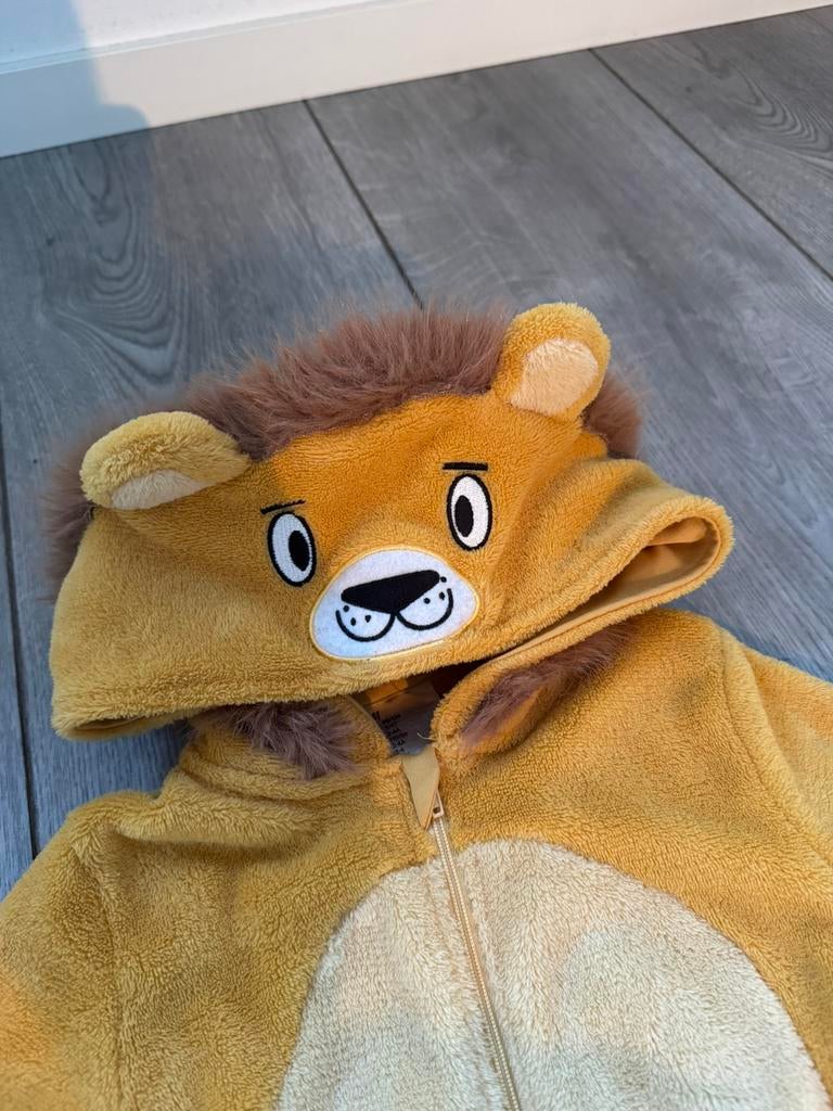 Leuke leeuw onesie maat 98/104, Ophalen, Zo goed als nieuw, 104 of kleiner, Jongen of Meisje