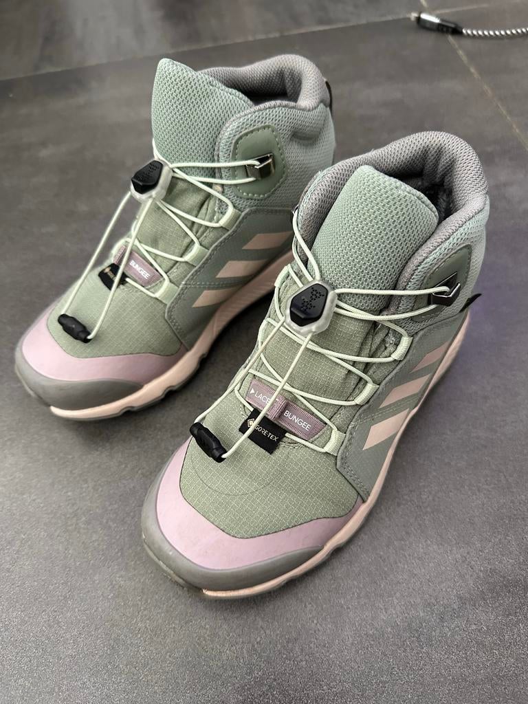 Adidas Terrex Mid Gore-Tex Wandelschoenen maat 32 ZGAN, Kinderen en Baby's, Kinderkleding | Schoenen en Sokken, Meisje, Schoenen