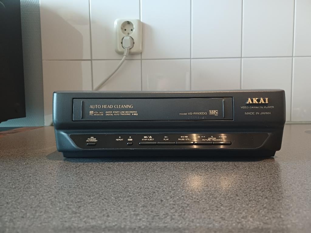 Akai VS-R110EDG Video Cassette Player, Ophalen, Refurbished, VHS-speler of -recorder