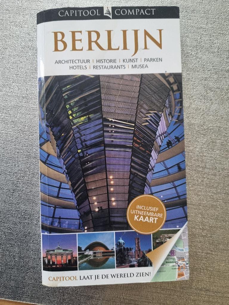 Capitool reisgids Berlijn + plattegrond 191 blz. goede staat, Capitool, Europa, Ophalen of Verzenden, Zo goed als nieuw