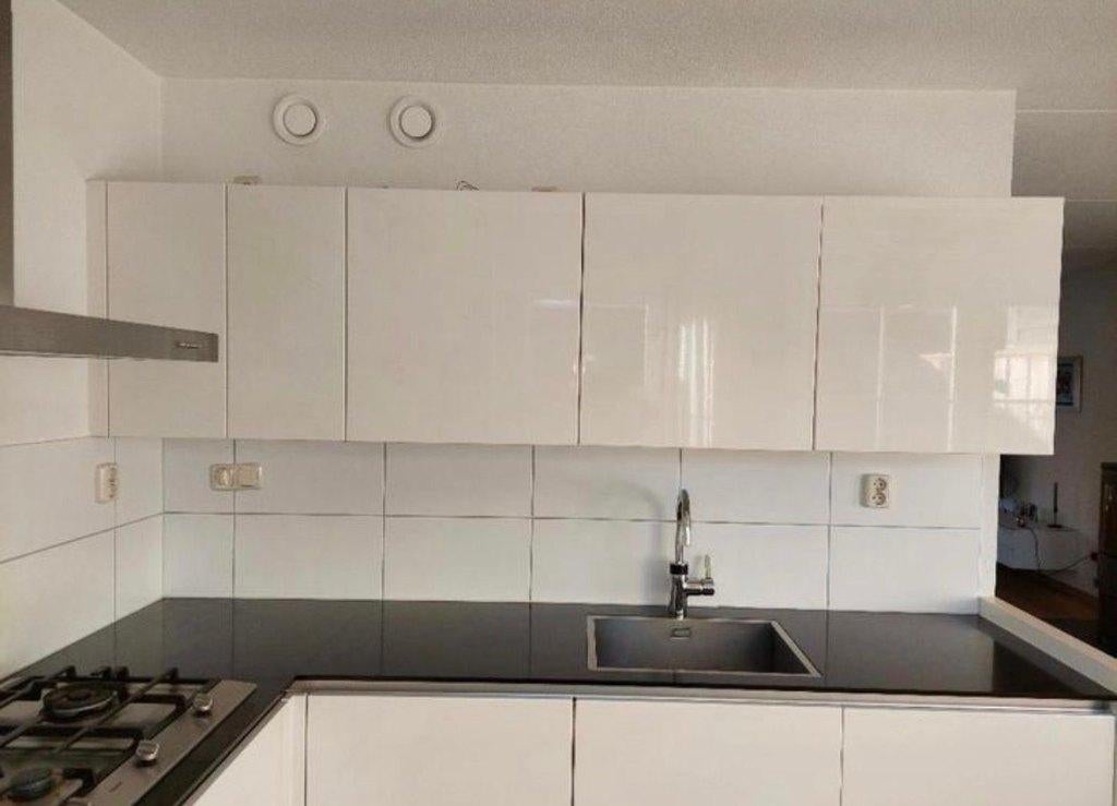 Nette witte greeploze hoogglans hoekkeuken GEDEMONTEERD, Wit, Hoekkeuken, Ophalen of Verzenden, Zo goed als nieuw