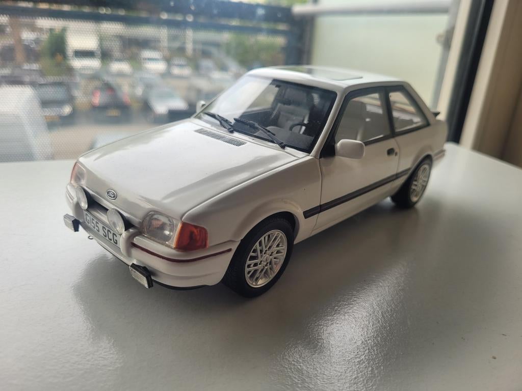 Unieke ford escort mk4 XR3i otto mobile, Hobby en Vrije tijd, Modelauto's | 1:18, Ophalen of Verzenden, OttOMobile