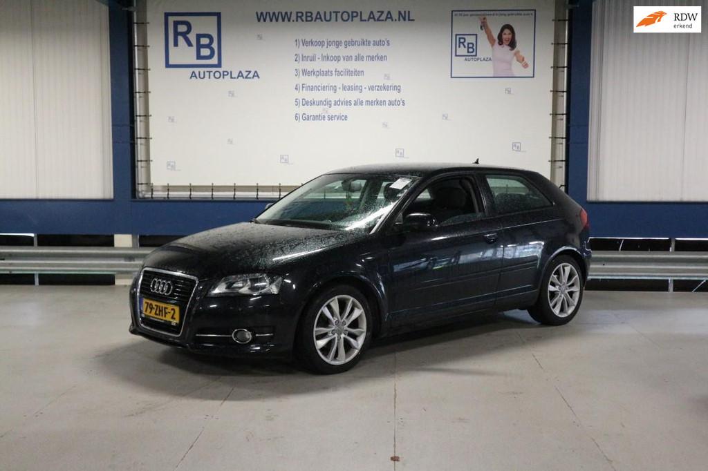 Audi A3 1.2 TFSI Ambition Advance / NAVI / FACELIFT ! ! !, Voorwielaandrijving, Gebruikt, 4 cilinders, Zwart