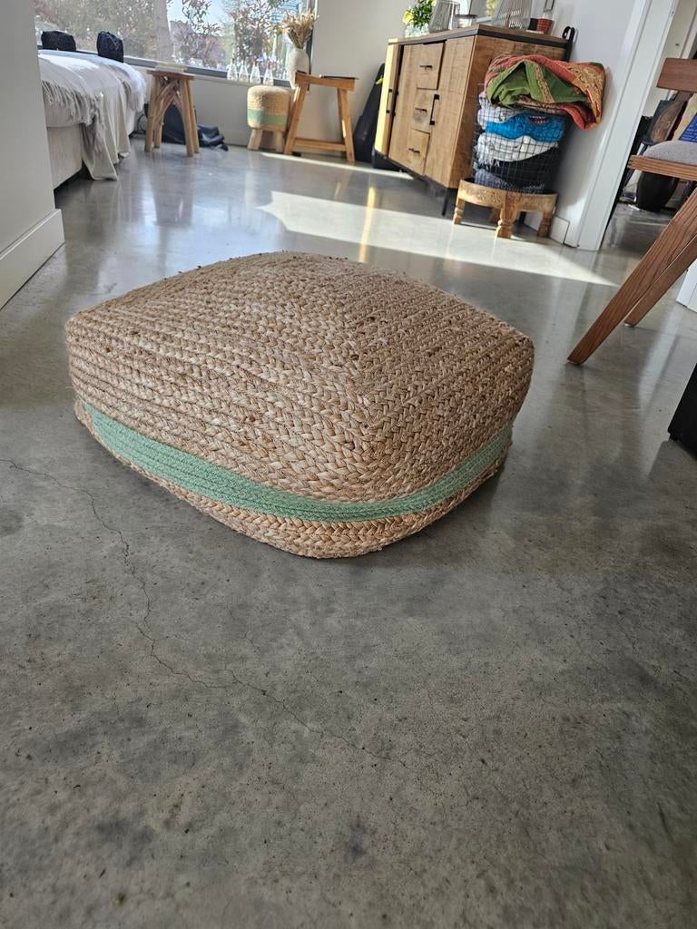 Rieten poef met groene band, Ophalen of Verzenden