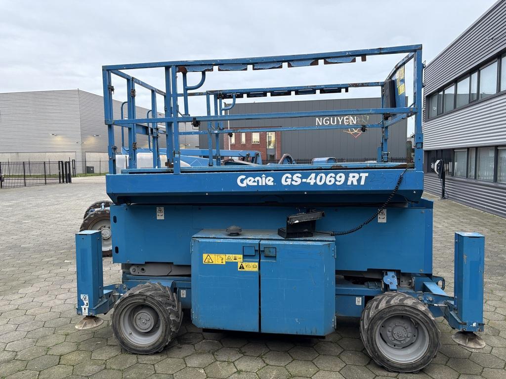 hoogwerker / schaarlift diesel / 4x4 / 14 meter werkhoogte, Terex Glob, Info@genielift.com, Südstraße 105
44625  Herne, DE