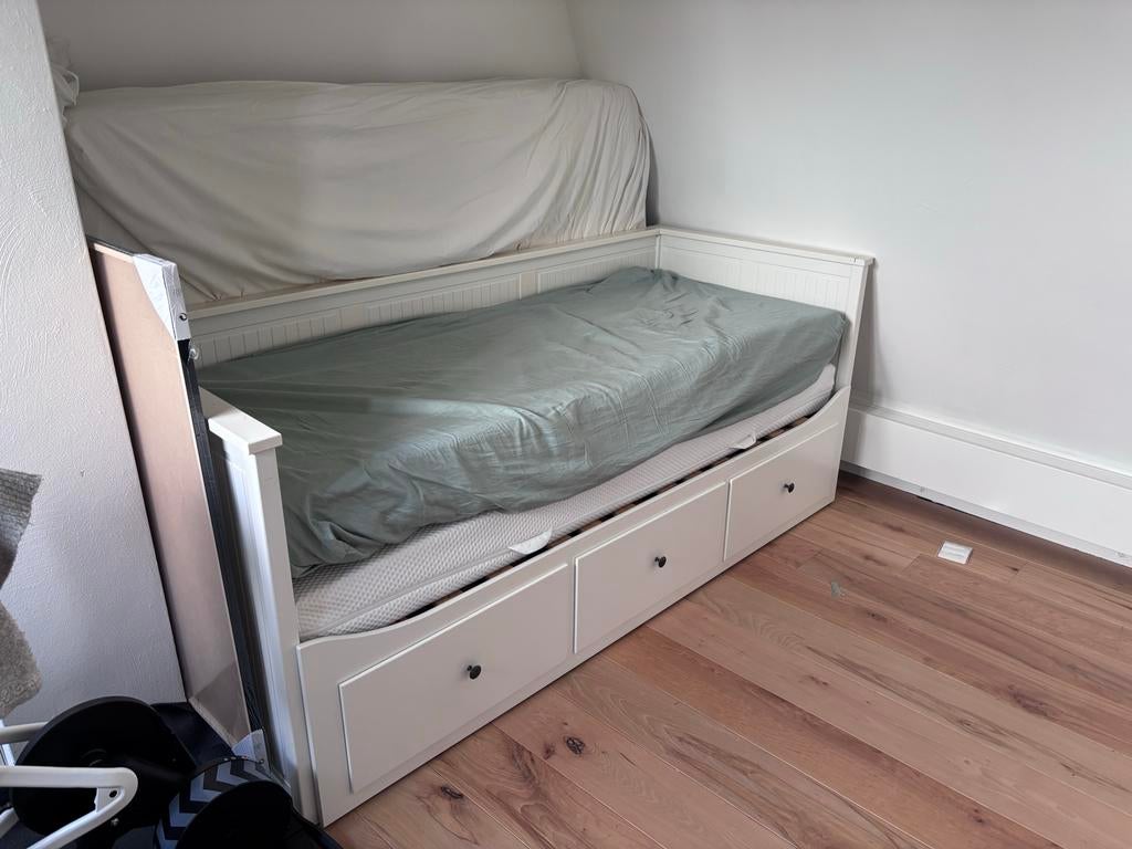 Gratis - Witte slaapbank met lades, Ophalen, Gebruikt, Wit, Tweepersoons