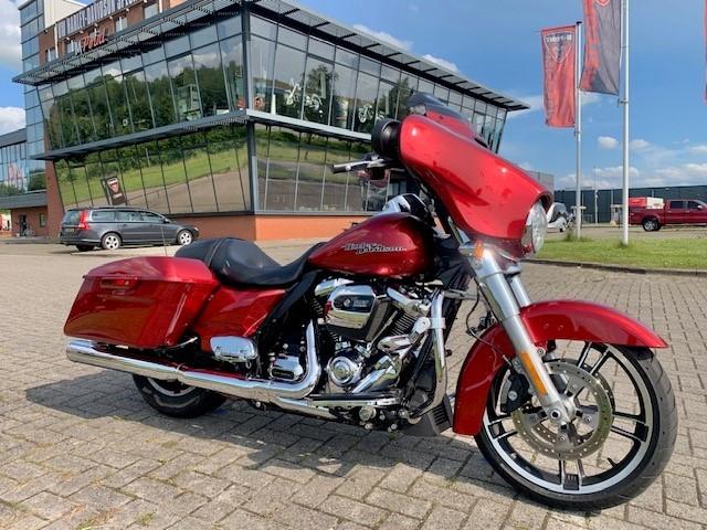 Harley-Davidson FLHXS STREETGLIDE FLHX M8 (bj 2018)