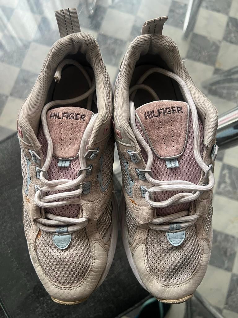 Tommy Hilfiger Sneakers - Comfortabel & Stijlvol, Kleding | Dames, Ophalen of Verzenden, Gedragen, Overige kleuren, Sneakers of Gympen