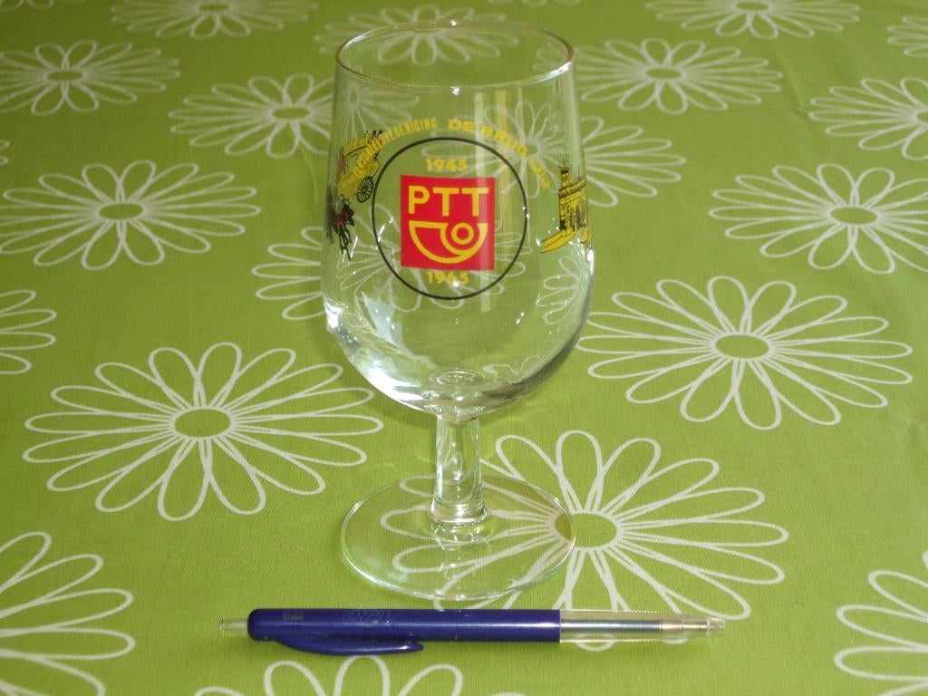 PTT personeelsvereniging De Brug 1945 - 1965 bierglas, Ophalen of Verzenden, Zo goed als nieuw