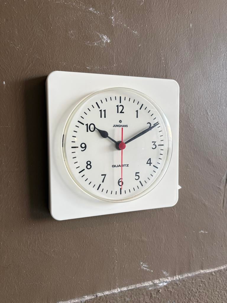 Junghans retro keukenklok wit Quartz uurwerk vierkant, Ophalen of Verzenden, Gebruikt, Analoog, Wandklok
