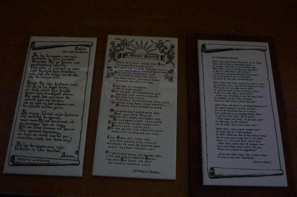 14  verschillende tegeltjes met en zonder tekst, Ophalen of Verzenden, Zo goed als nieuw