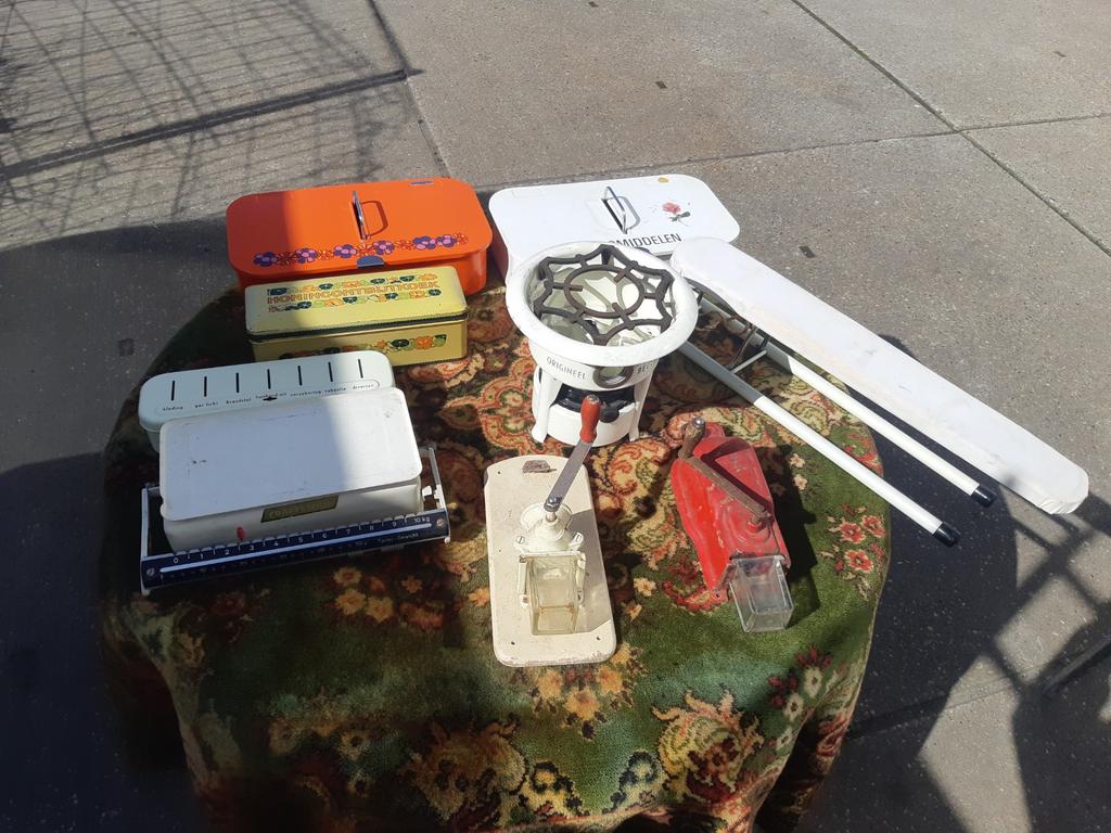 HELE LEUKE OUDERWETSE EMAILE SPULLEN BIEDEN, Ophalen of Verzenden