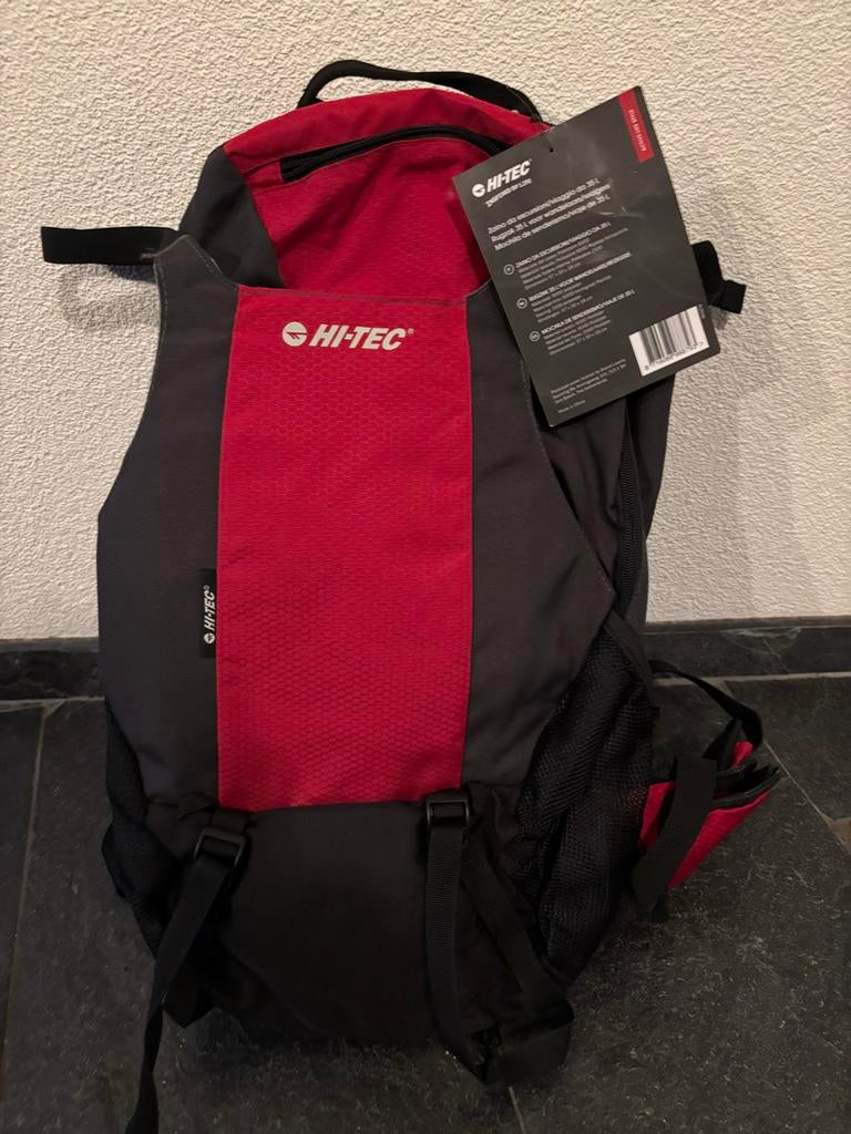 Hi-Tec Rugzak 35L - Nieuw met labels, 25 tot 40 cm, Nieuw, Trekking, Ophalen