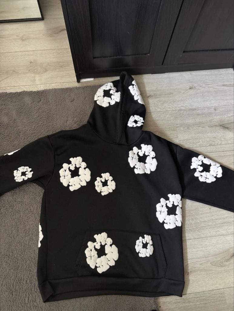 Denim Tears Katoenen Wreath Hoodie Zwart, Kleding | Heren, Truien en Vesten, Ophalen of Verzenden, Zo goed als nieuw, Maat 48/50 (M)