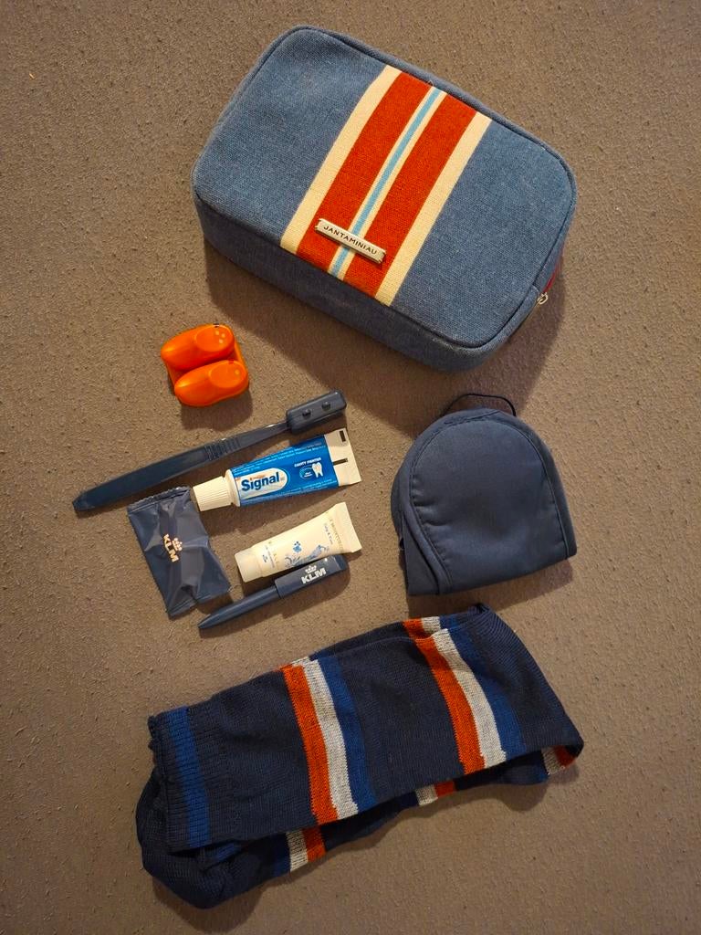 KLM toilettas business class Jan Taminiau, Ophalen of Verzenden, Nieuw, Blauw, Heer of Dame