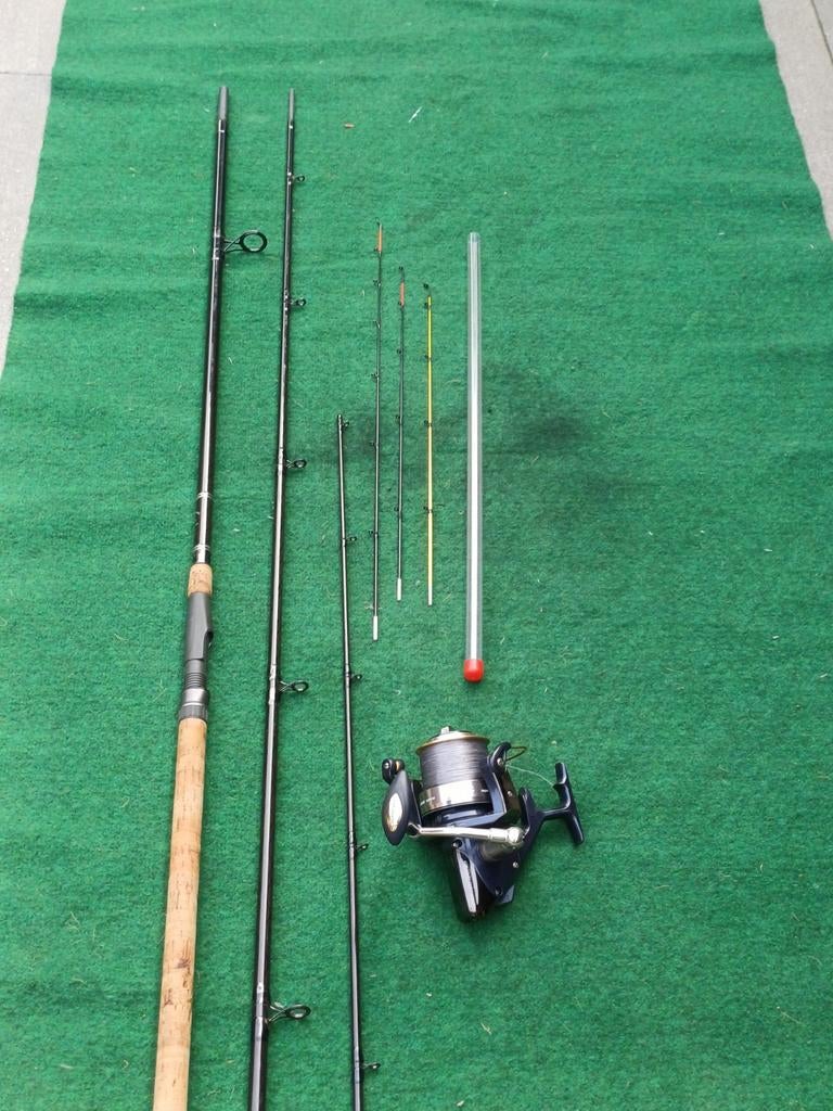 feeder 420.havy F4E. met molen, Ophalen, Gebruikt, Complete set