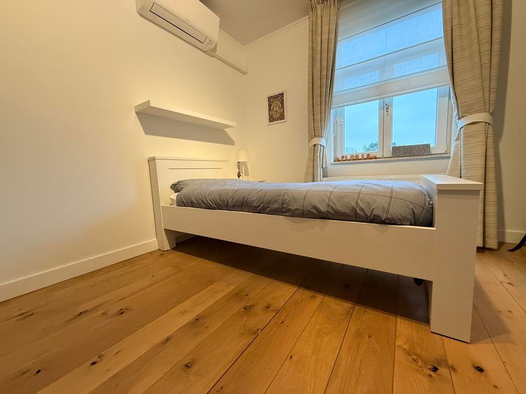 Zeer mooi Bopita bed inclusief bijbehorend matras., Ophalen, 85 tot 100 cm, Zo goed als nieuw, Lattenbodem