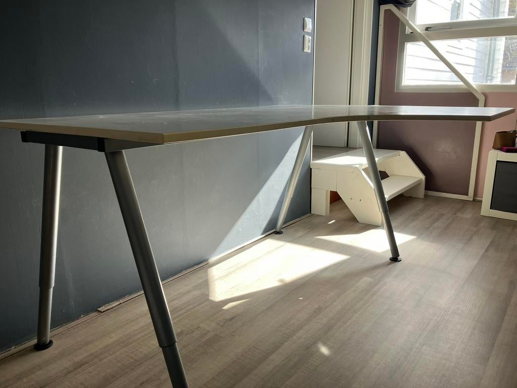 Gratis ophalen Ikea bureau, opknappertje, Ophalen, Gebruikt, IKEA, Wit