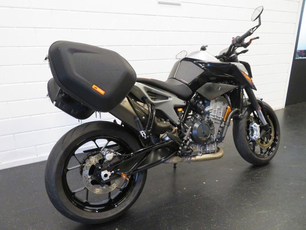 KTM 790 DUKE L AKRAPOVIC PERFECT! (bj 2018) - foto 3