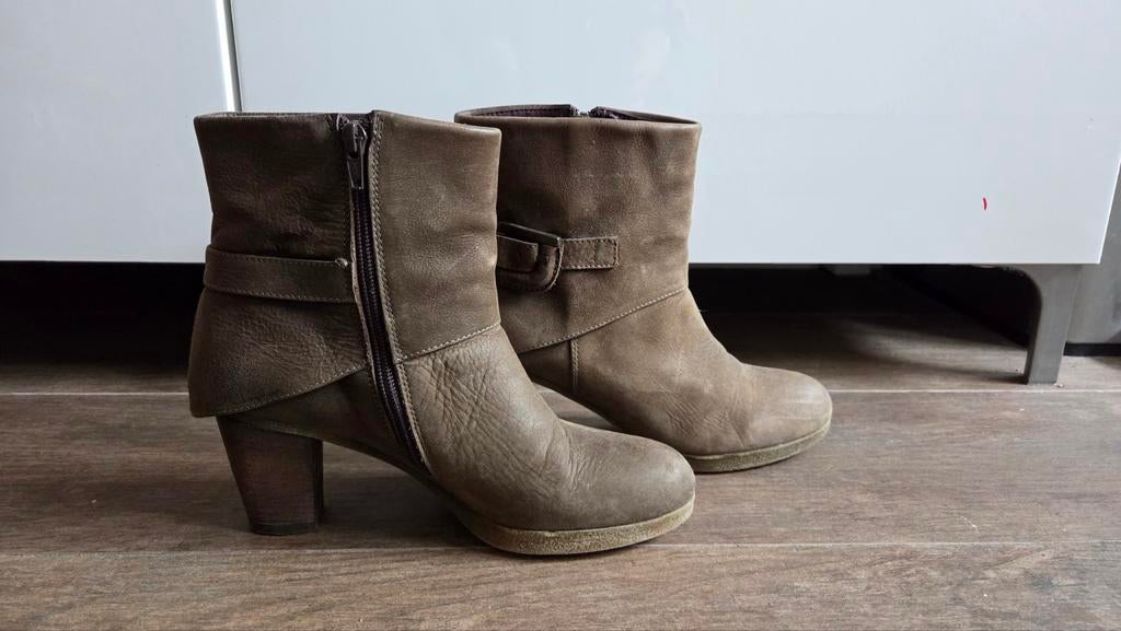 Leuke suède enkellaarsjes, maat 38, merk Vai Vai, Kleding | Dames, Schoenen, Ophalen of Verzenden