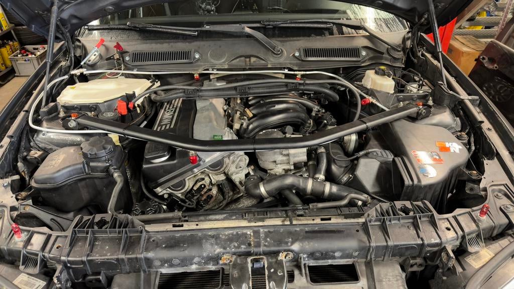 Veerpoot brug bmw 1 serie e87, Ophalen, BMW