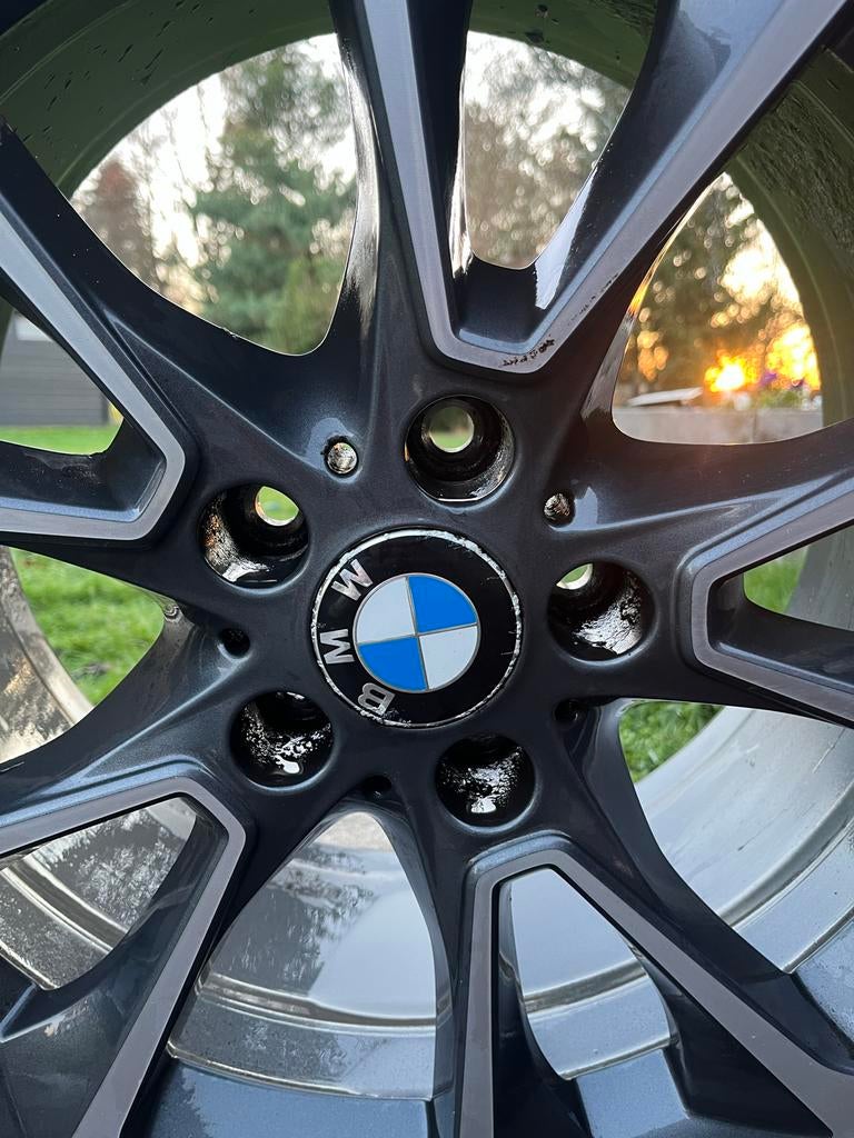 BMW X5 19 inch velgen met lichte beschadiging, Auto-onderdelen, Banden en Velgen, Gebruikt, 255 mm, Banden en Velgen, Winterbanden