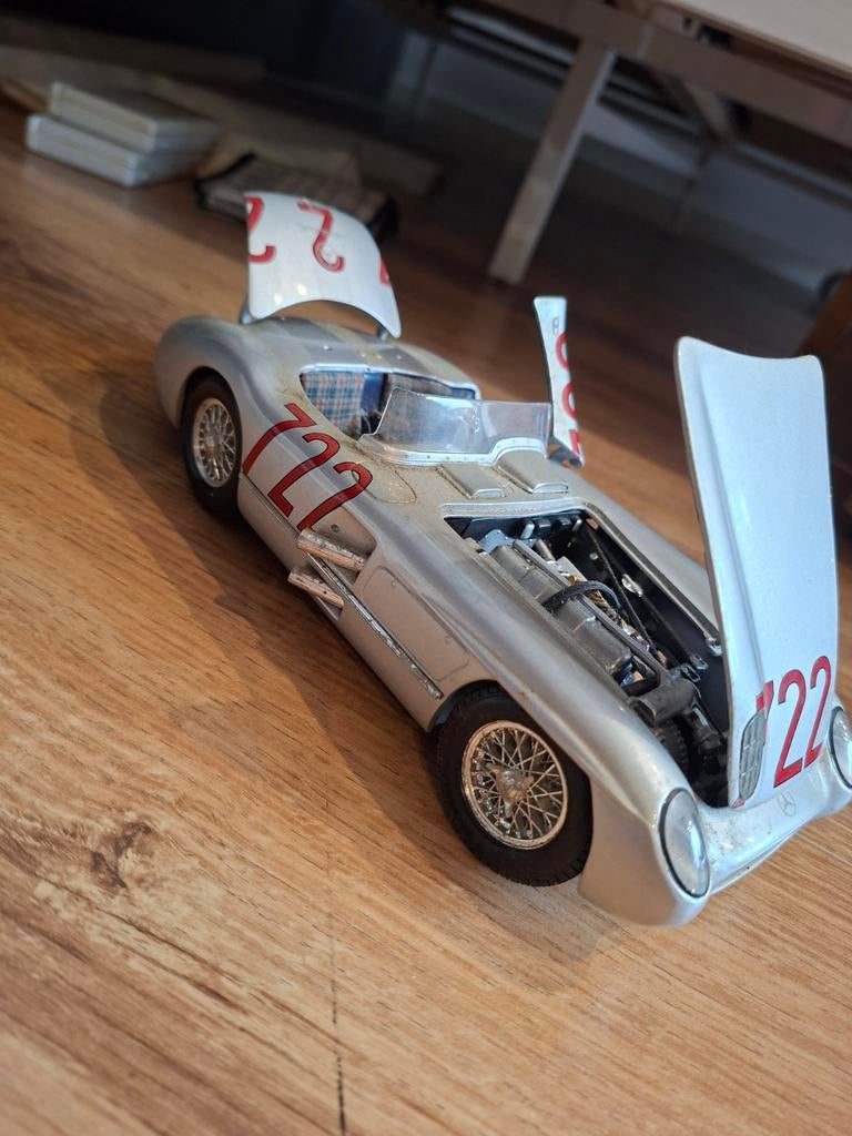 Mercedes-Benz 300 SLR 1/18 modelauto - Zeldzaam verzamelobje, Hobby en Vrije tijd, Modelauto's | 1:18, Ophalen of Verzenden, Gebruikt