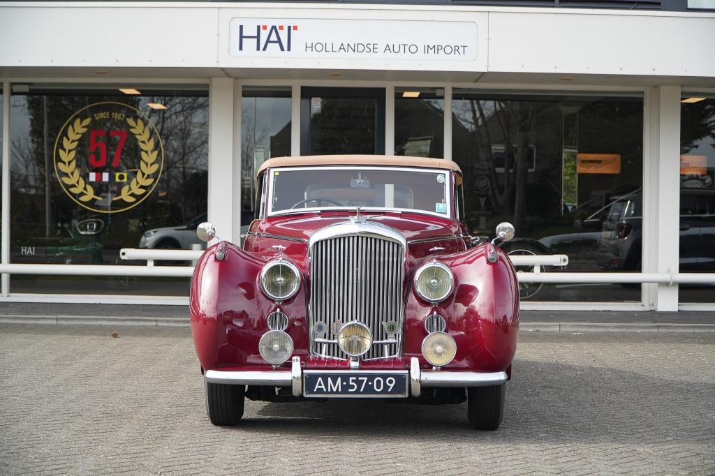 Bentley MK VI Drophead Coupe by Abbott MK VI (bj 1949), Auto's, Beige, 4257 cc, Leder, Bedrijf