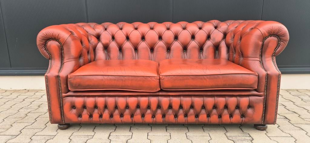 Chesterfield bank oxblood red, Antiek en Kunst, Antiek | Meubels | Stoelen en Banken, Ophalen of Verzenden