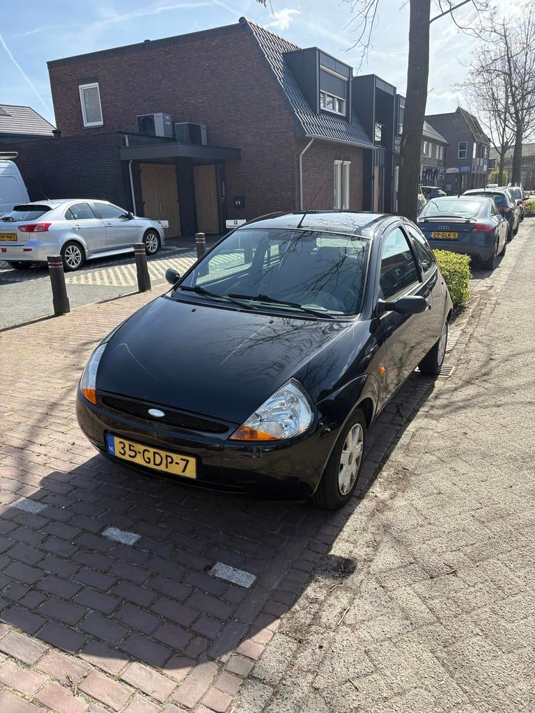 Ford Ka 1.3 I 44KW 2008 Zwart, Auto's, Voorwielaandrijving, 1299 cc, 31 €/maand, 4 cilinders