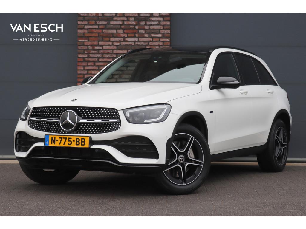 Mercedes-Benz GLC 300e 4MATIC AMG Line | Panoramadak | Trekh, Gebruikt, 4 cilinders, Leder en Stof, Plug-in hybride