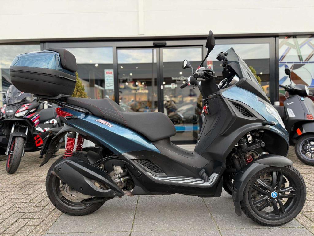 Piaggio MP3 300cc Eindjaar deal van €7.299,00 nu €6.999,00