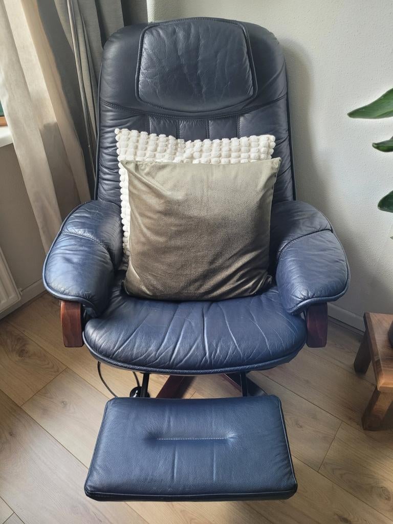Möbel Vintage Zweedse blauw leren fauteuil met voetenbank, Gebruikt, Mobel, Vintage, 75 tot 100 cm