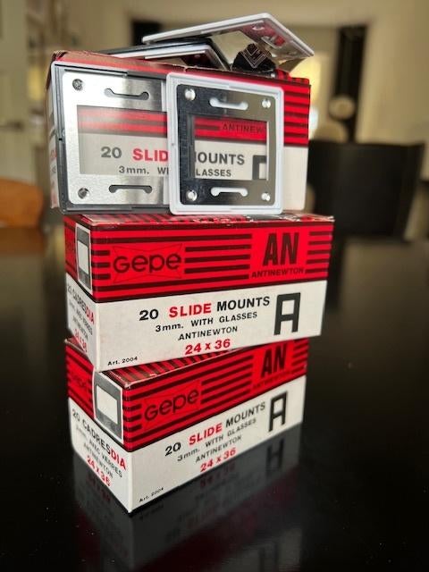 GEPE diaraampjes 24 x 36 mm met AN glas!, Audio, Tv en Foto, Ophalen of Verzenden, Zo goed als nieuw