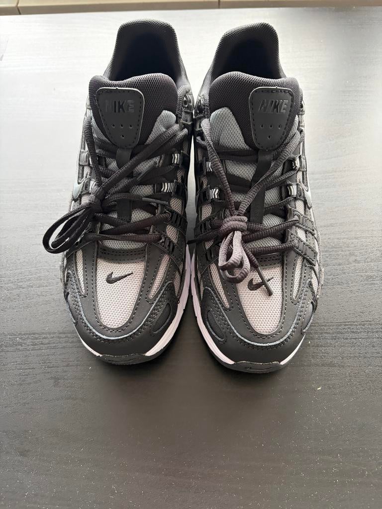 Nieuwe NIKE P-6000 maat 41, Ophalen of Verzenden, Nieuw, Zwart, Sneakers of Gympen