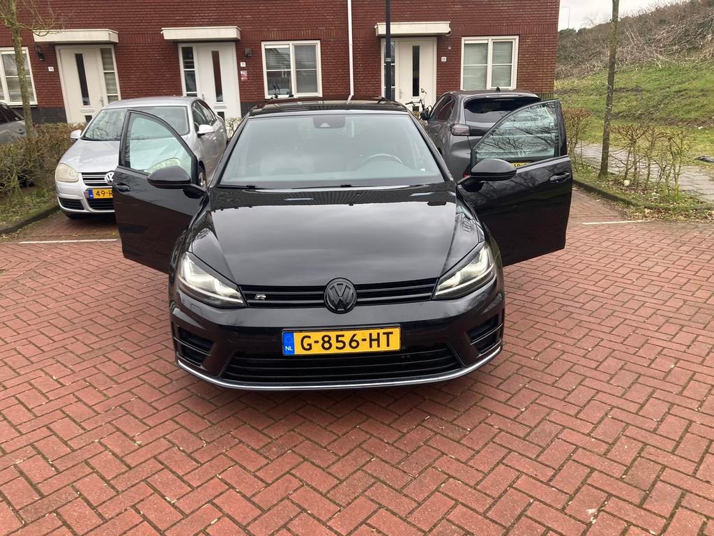 VW Golf 7R pano full options, Automaat, USB, Alcantara, Zwart