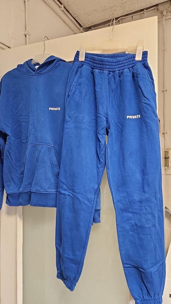 Blauw trainingspak PRIVATE maat M, Ophalen of Verzenden