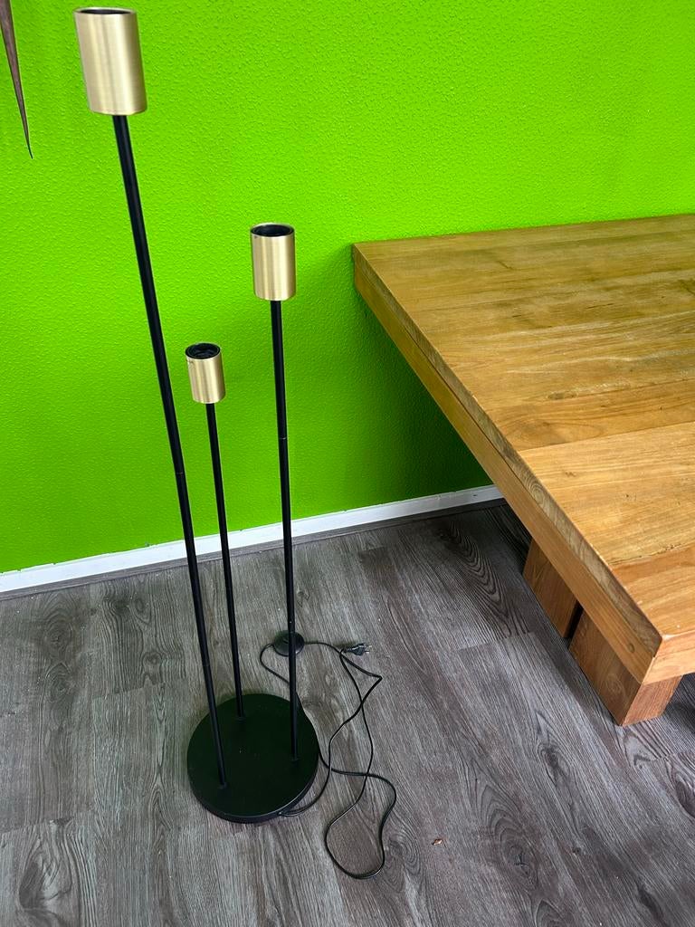 Moderne vloerlamp met 3 spots - Zwart/Goud, Ophalen, Zo goed als nieuw, Metaal, 150 tot 200 cm
