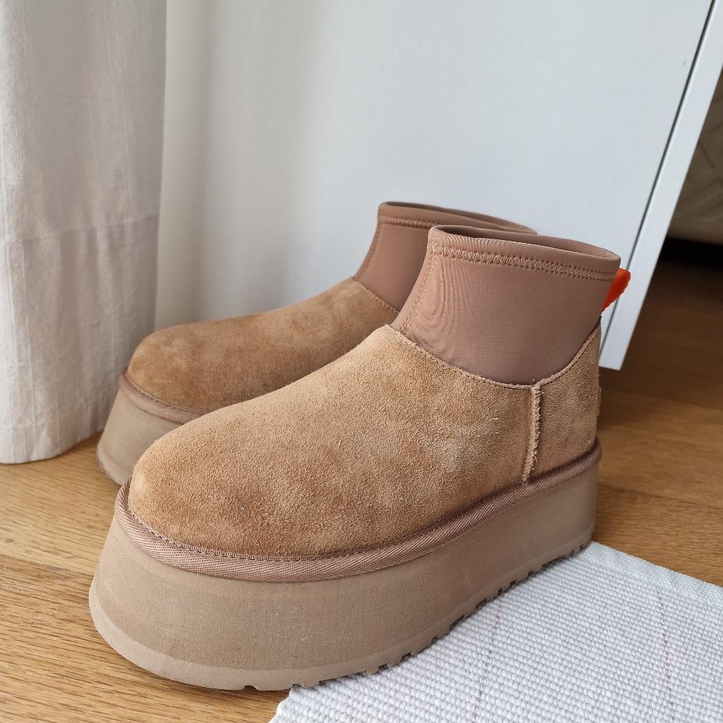 UGG Women's Tan and Brown Boots, UGG, Bruin, Lage of Enkellaarzen, Nieuw